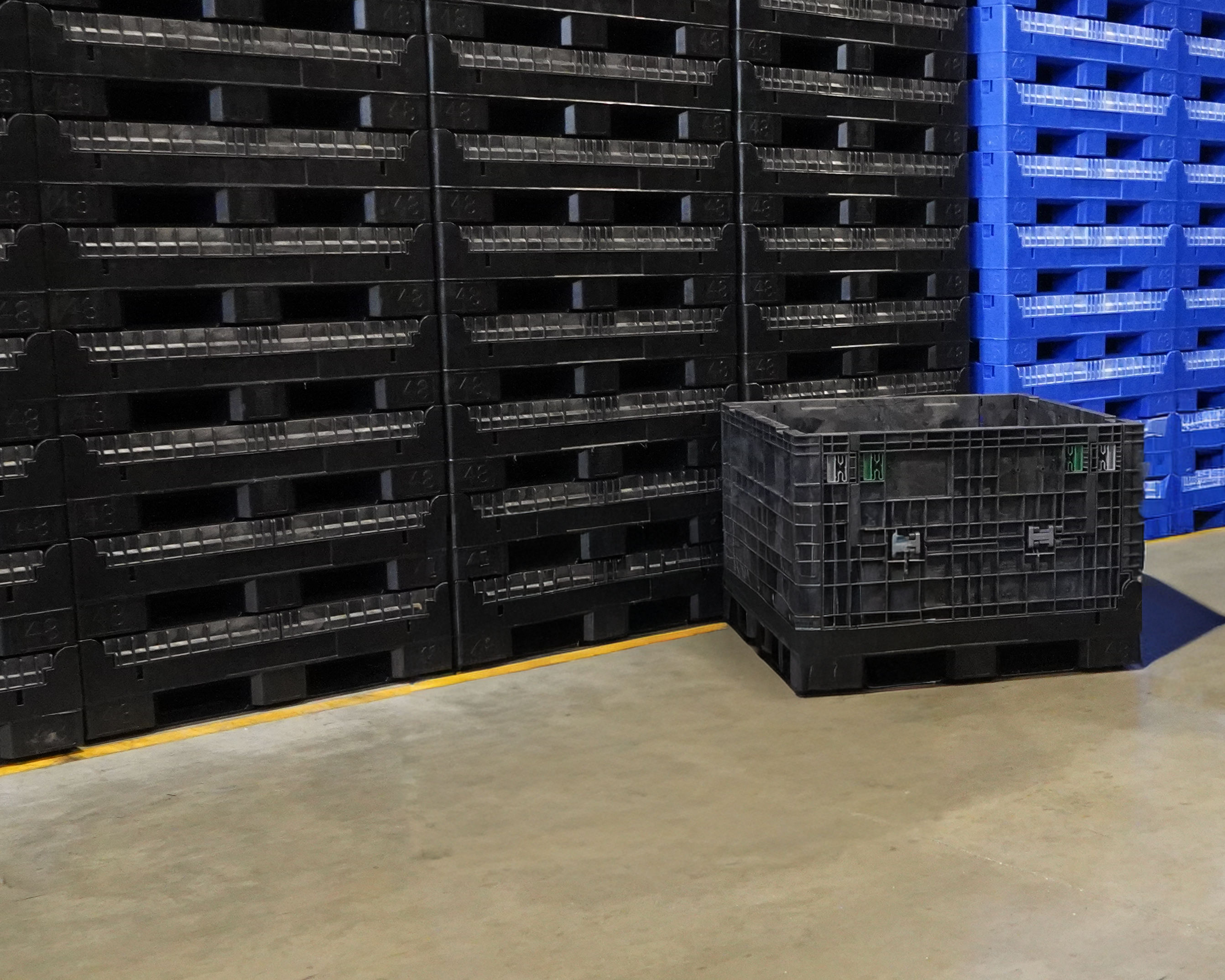 45x48x34 solid floor bulk container