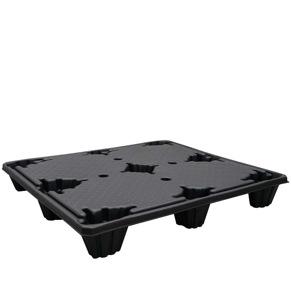 Angle view of 40x48 plastic pallet