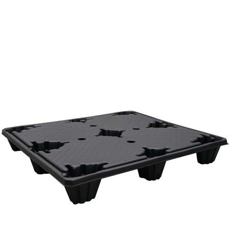 Angle view of 40x48 plastic pallet