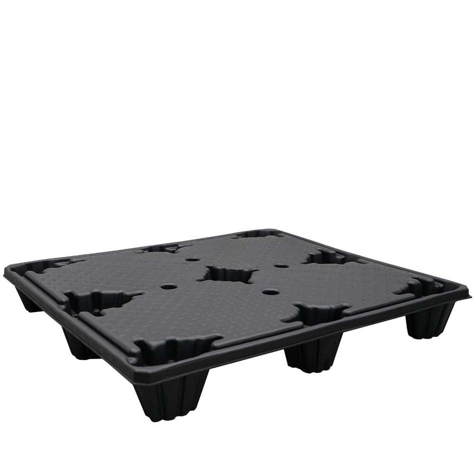 Angle view of 40x48 plastic pallet