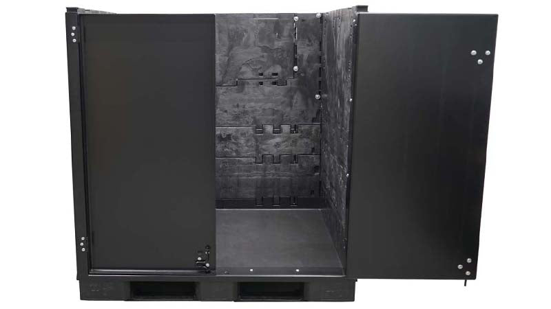 One barndoor open 